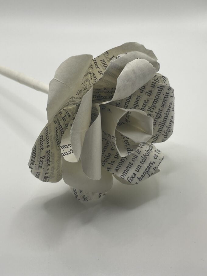 Fleur de Rose Ouverte en Origami – Image 3