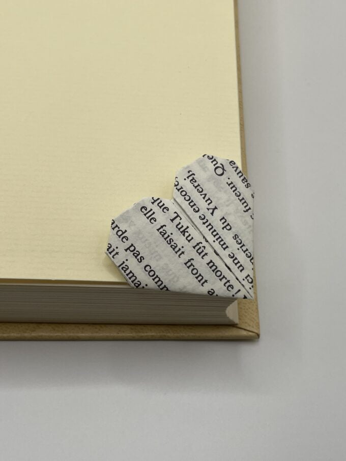 Marque-Page en Forme de Cœur en Origami