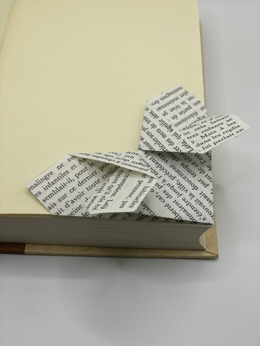 Marque-Page en Forme de Papillon en Origami