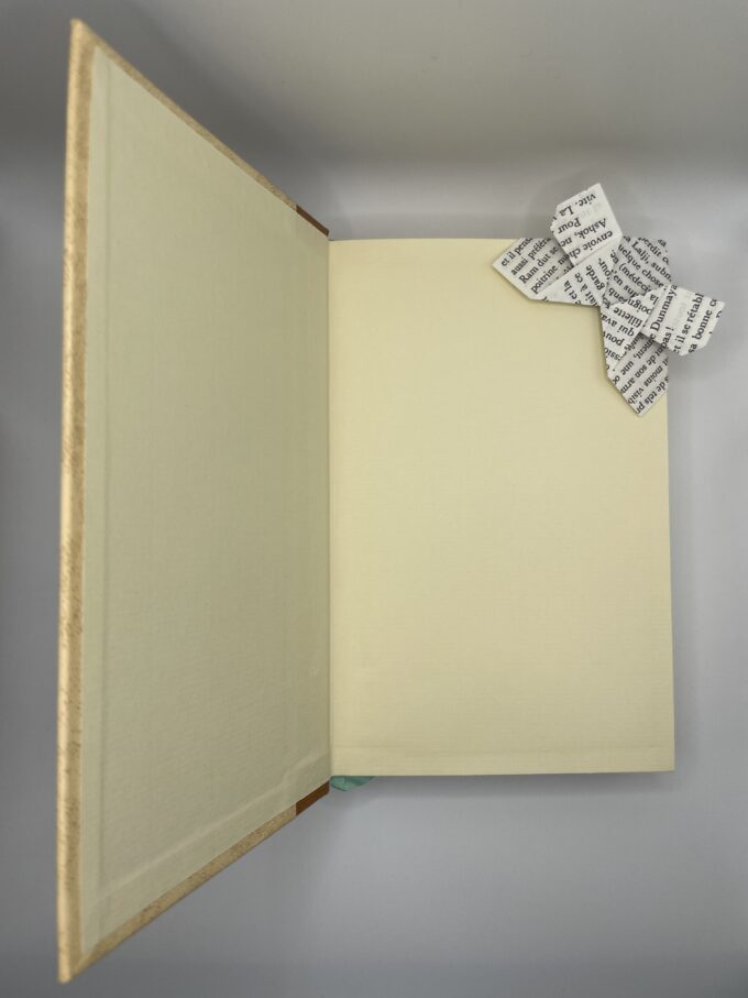 Marque-Page en Forme de Papillon en Origami – Image 3