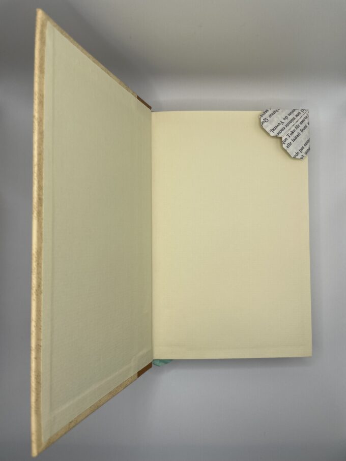 Marque-Page en Forme de Cœur en Origami – Image 3